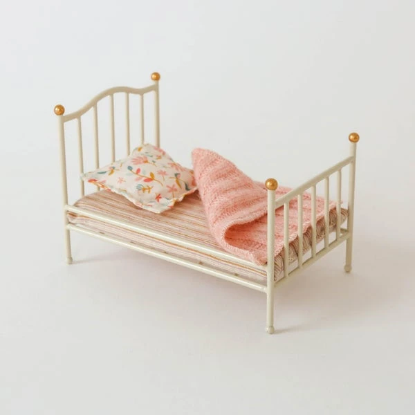 Maileg Vintage Bed For Mice - Off White 2 Maileg Vintage Bed For Mice - Off White