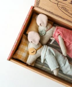 Maileg Mum & Dad Mice In Cigarbox Toy 5 Maileg Mum & Dad Mice In Cigarbox Toy