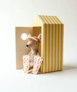Maileg Beach Mice - Big Sister In Cabin De Plage Toy 6 Maileg Beach Mice - Big Sister In Cabin De Plage Toy