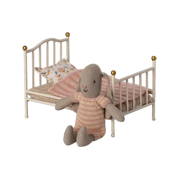 Maileg Vintage Bed - Mouse Off-white 3 Maileg Vintage Bed - Mouse Off-white