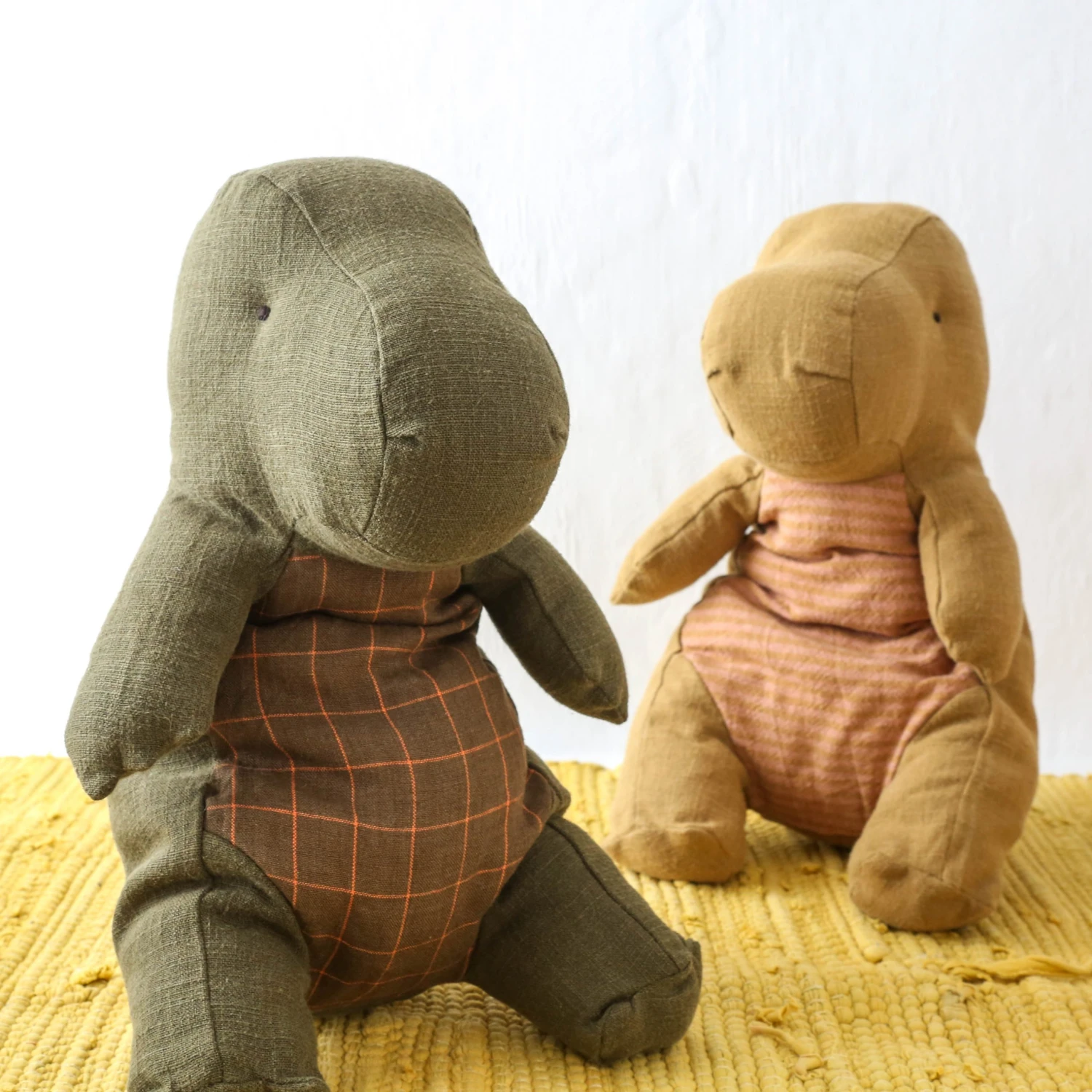 Maileg Dinosaur 'gantosaurus' In Egg Toy - Medium 2 Maileg Dinosaur 'gantosaurus' In Egg Toy - Medium