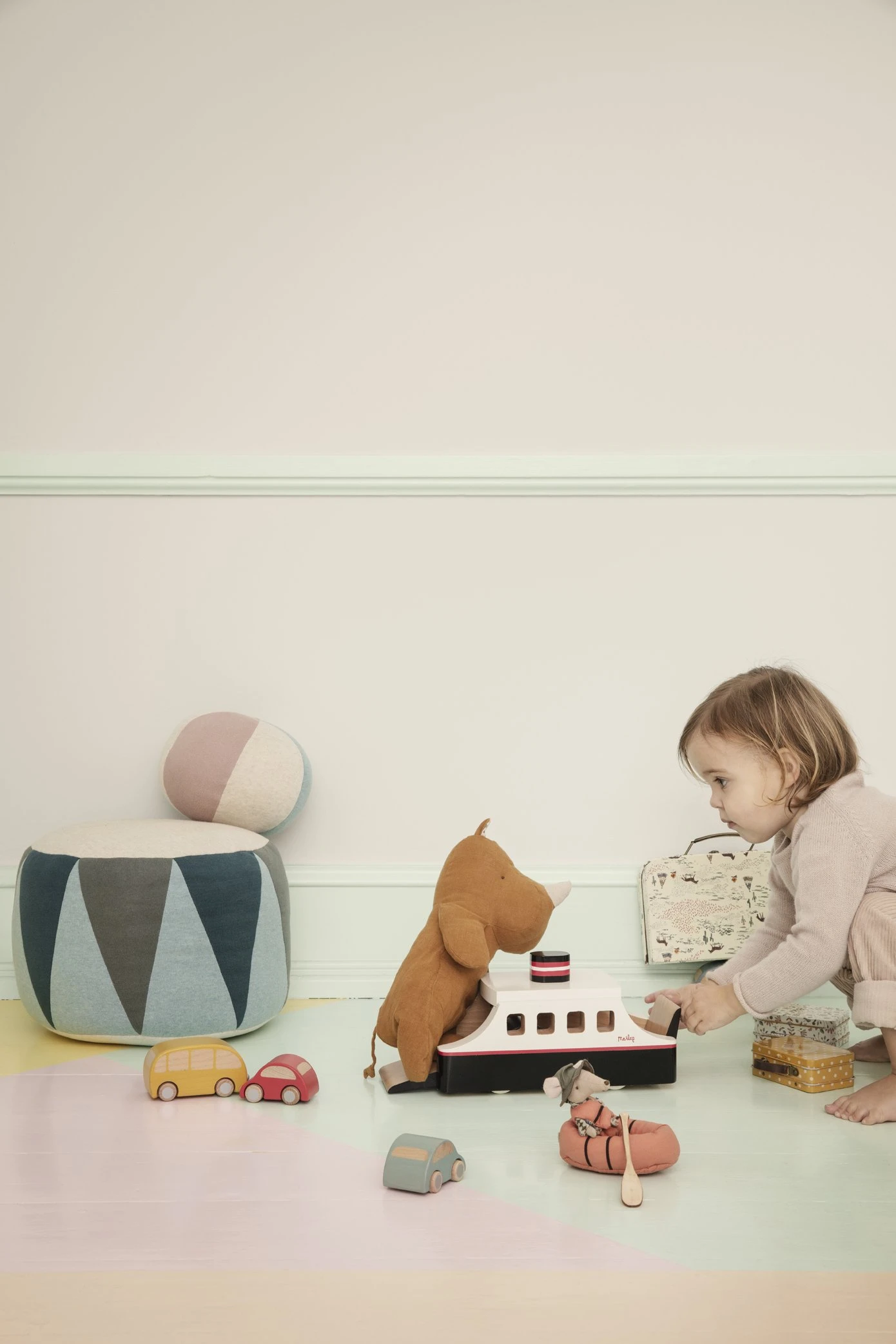 Maileg Safari Friends Medium Rhino Light Grey 2 Maileg Safari Friends Medium Rhino Light Grey