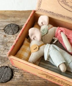 Maileg Mum & Dad Mice In Cigarbox Toy