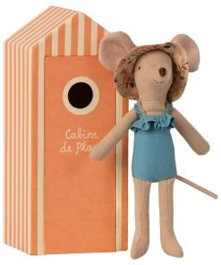 Maileg Mom Is Smiling In Her Beach Cabin Toy