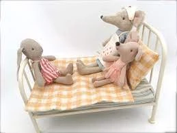 Maileg Vintage Bed Teddy Junior 3 Maileg Vintage Bed Teddy Junior