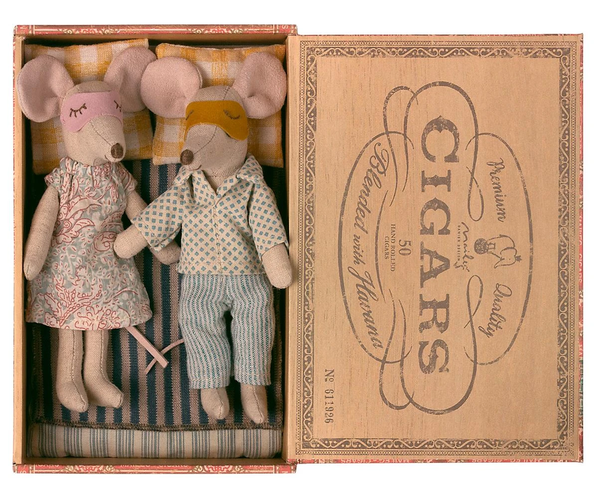Maileg Mum and Dad Mice in Cigar Box 3 Maileg Mum and Dad Mice in Cigar Box