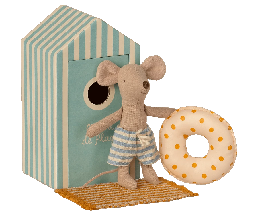 Maileg Beach Mice Little Brother in Cabin de Plage 1 Maileg Beach Mice Little Brother in Cabin de Plage
