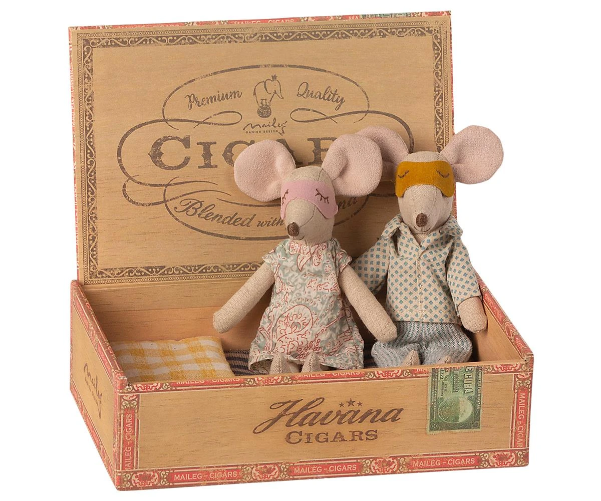 Maileg Mum and Dad Mice in Cigar Box 1 Maileg Mum and Dad Mice in Cigar Box